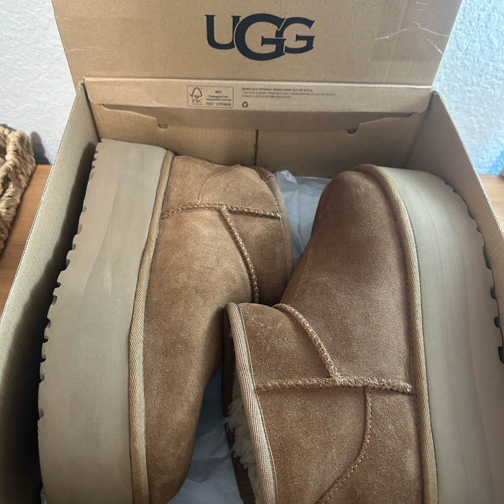 UGG Classic Ultra Mini Platform in Chestnut